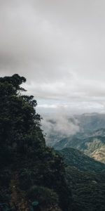 Vistas en plena montaña a la naturaleza en estado puro
